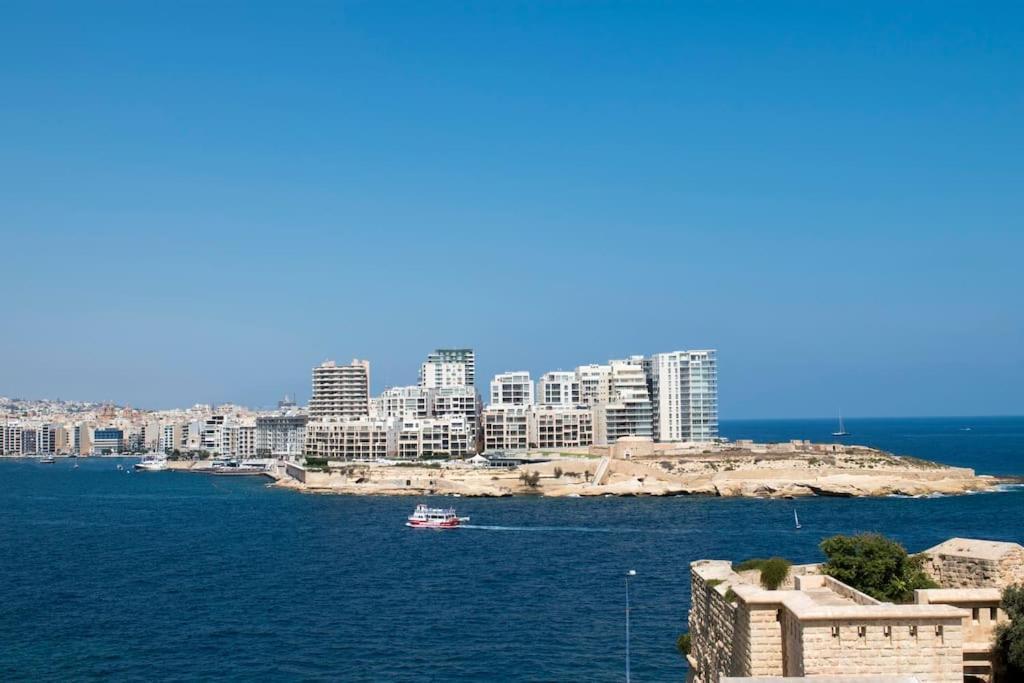 Vallettastay - Harbor View Gem -Sea View 2 Bed Apt Valeta Exterior foto