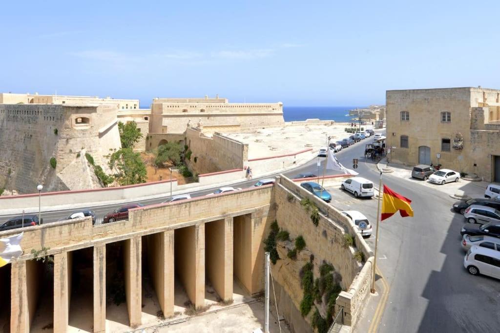 Vallettastay - Harbor View Gem -Sea View 2 Bed Apt Valeta Exterior foto
