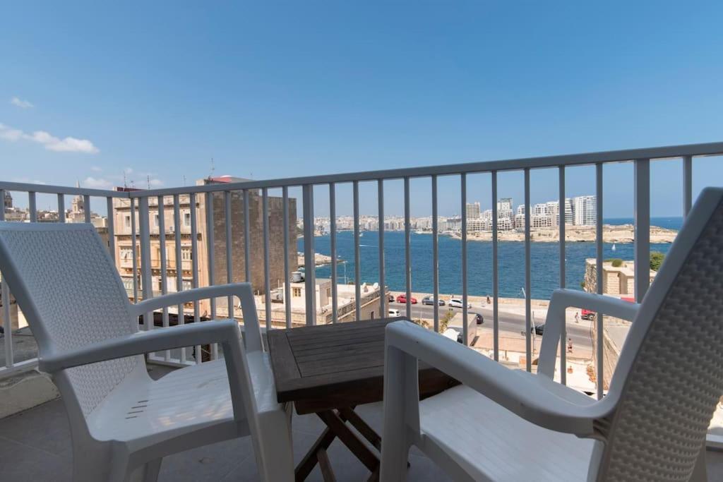 Vallettastay - Harbor View Gem -Sea View 2 Bed Apt Valeta Exterior foto